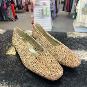 Chic Woven Tan Flats